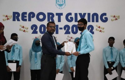 ރިޕޯޓު ފޮތްދީ ދޮޅު މަސް ދުވަހަށް ސްކޫލްތައް ބަންދު