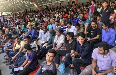 ރަޖިސްޓަރީވާން ބިދޭސީން ވަދެ ގަލޮޅު ދަނޑު ފުރާލައިފި