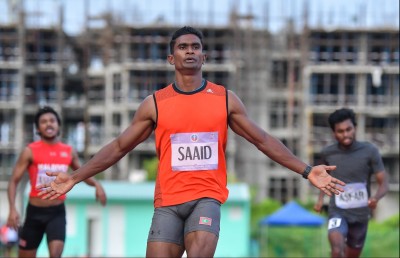ގްރޯން ޕްރީ: ގައުމީ ރެކޯޑަކާ އެކު ފަޒީލް އޭނާގެ މަގާމް ދިފާއުކޮށްފި