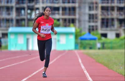 ގްރޯން ޕްރީ: ގައުމީ ރެކޯޑަކާ އެކު ފަޒީލް އޭނާގެ މަގާމް ދިފާއުކޮށްފި