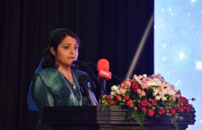 އޮލިމްޕަހުގެ މަސައްކަތް ލަސްވާތީ މިނިސްޓަރު ޔުމްނާއާ ސުވާލުކުރަނީ