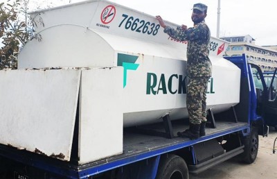 ސަލާމަތީ މިންގަނޑަށް ނުފެތޭ 30 ބައުޒަރެއްގެ ލައިސަންސް ކެންސަލްކޮށްފި