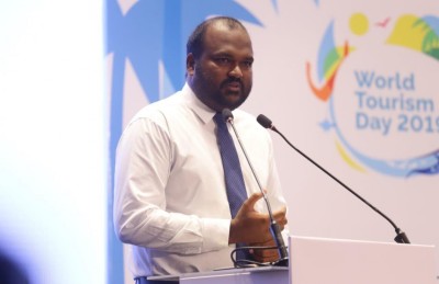 ޓޫރިޒަމް ދާއިރާގެ އިސް ވެރިން، ކްރޮސްރޯޑްސްގައި، ފުރަތަމަ ފަހަރަށް