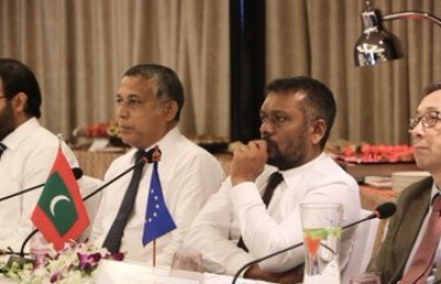އީޔޫގެ ވިޔަފާރިތަކަށް ފަހި މާހައުލެއް ގާއިމުކުރަން މަަސައްކަތްކުރާނަން: ފައްޔާޒް