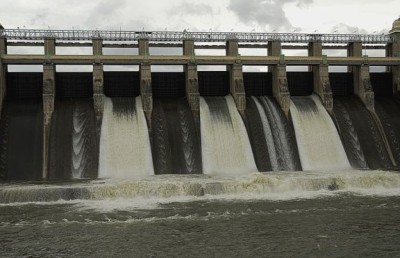 އާ ކައިވެންޏަށް ފަހު ނެގި ސެލްފީއާ އެކު އަނބިމީހާ މަރު