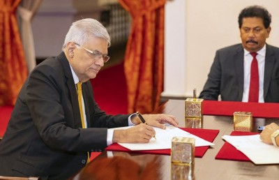 ގޮތަބަޔާ އިސްތިއުފާއެއް ނުދެއްވާ، ވެރިކަމުގެ ބާރުތައް ރަނިލްއަށް ދީފި