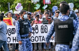 ދިވެހި ސަރުކާރާ ދެކޮޅަށް ލަންކާގެ މީހުން ކުރަން އުޅުނު މުޒާހަރާ ހުއްޓުވައިފި