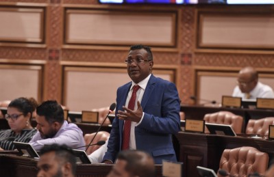 ރާއްޖެ ވާންވީ ޖަޒީރާއަކަށް ނޫން، ނިއު ޔޯކާއި ސިންގަޕޫރަށް: ޖާބިރު