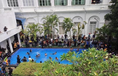 އާންމުން ނުކުމެ ލަންކާގެ ރައީސާއި ބޮޑުވަޒީރު އިސްތިއުފާ ދެއްވަން މަޖުބޫރުކޮށްފި