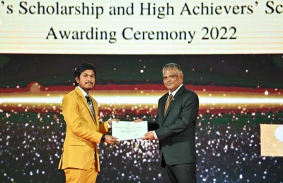 ރައީސްގެ ސްކޮލަޝިޕް ހަ އަންހެން ކުދިންނަށް!