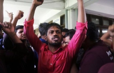 ދަރިވަރު މަރާލީ އެތައް ގަޑިއިރެއް ވަންދެން ތަޅާފައި!
