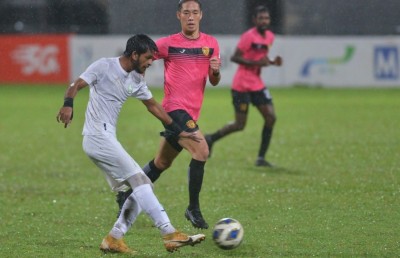 ސަސް އަތުން އީގަލްސް އަށް އުނދަގޫ މޮޅެއް، ޔޫވީ ބަލިކޮށް ގްރީން ހަތަރަކަށް