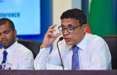 މާލޭގެ ބައެއް މަގުތަކުގެ ގާތައް ނަގައި އަލުން ހަދަނީ