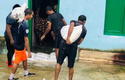 ފެންބޮޑުވުމުގެ ސަބަބުން އައްޑޫގެ ބައެއް ގެތަކުން މީހުން ހުސްކޮށްފި