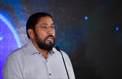 އާމްދަނީ ލިބޭ އެންމެންގެ އަތުން ތަފާތު ކުރުމެއް ނެތި ޓެކްސް ނަގަން ޖެހޭނެ: ގާސިމް