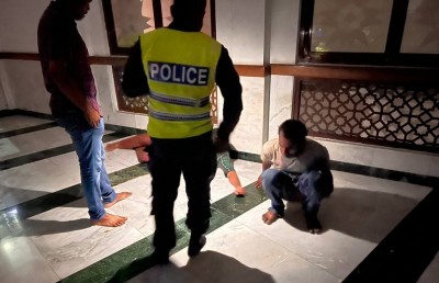 މިސްކިތުން ވައްކަން ކުރަނިކޮށް ސީސީޓީވީން ފެނިގެން ދެ މީހަކު ހައްޔަރުކޮށްފި