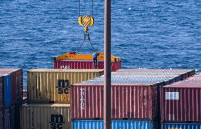މިދިޔަ މަހު އިމްޕޯޓާއި އެކްސްޕޯޓް ވެސް މައްޗަށް