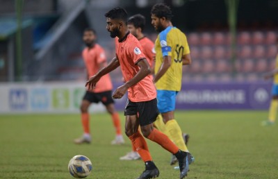 ވެލެންސިއާއިން ފަހަތުން އަރައި އީގަލްސް ބަލިކޮށްފި