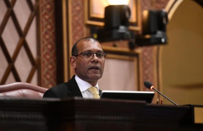 ނަޝީދު، ރަސްމީ ދަތުރުފުޅެއްގައި ސީޝެލްސް އަށް