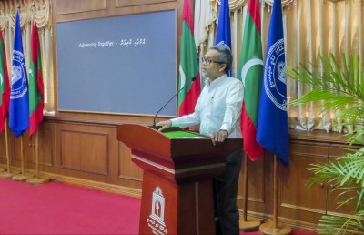 ދިރާސާކުރުމަށް ގައުމީ ޔުނިވަސިޓީން ނުވަ މީހަކަށް ފައިސާގެ އެހީ ދީފި