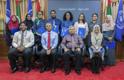 ދިރާސާކުރުމަށް ގައުމީ ޔުނިވަސިޓީން ނުވަ މީހަކަށް ފައިސާގެ އެހީ ދީފި