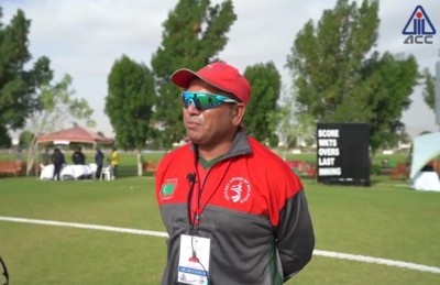 ފުލުހުންގެ އަތުން ދޫވެ ކްރިކެޓް ކޯޗަށް "ހިމާޔަތް"؟