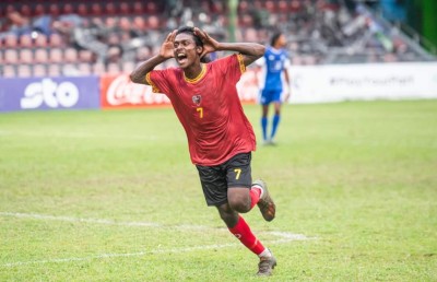 ވިފާގުގެ ލަނޑުން ނިއު ބަލިކޮށް އެލްޓީ އެއްވަނަ އަށް