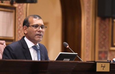 ނަޝީދު މަގާމުން ވަކިކުރަން އެމްޑީޕީގެ މަޖިލިސް މެމްބަރުން އެދެން ފަށައިފި!