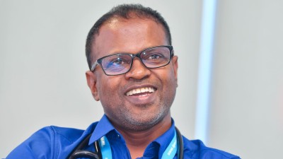ޑރ. ޝުޖާއު: "ރާއްޖެ ބައްޔަށް" ހާއްސަ ދިވެހި ޑޮކްޓަރު