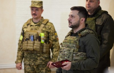 ޔޫކްރޭންގެ އިރުމަތިން އާންމުން ފޭބުމަށް ޒެލެންސްކީ ގޮވާލައްވައިފި