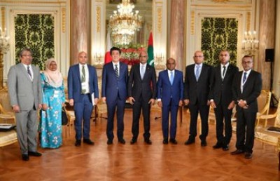 ރައީސް، ޖަޕާނުގެ ބޮޑުވަޒީރާ ބައްދަލުކުރައްވައިފި