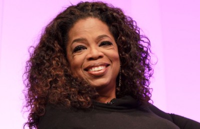 ސްކްރީން ތެޅިފައި އޮތް ފޯނަކުން ސެލްފީ ނެގުމުން އޯޕްރާ ދިނީ ފޯނެއް