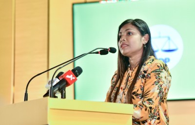 ރޮޒައިނާގެ ޓްވިޓާ އެކައުންޓް ހެކްކޮށްފި
