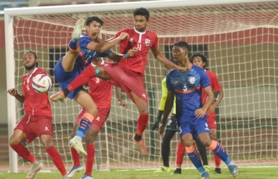 ފަހު މިނިޓުގައި ލަނޑުޖަހައި ރާއްޖެ ބަލިކޮށް އިންޑިއާ ފައިނަލަށް