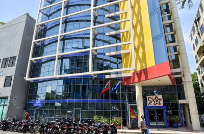 އެއްޖިންސުން ގުޅުން ހިންގި މައްސަލަ: ކަސްޓަމްސްގެ ދެ މީހަކު ވެސް ސަސްޕެންޑްކޮށްފި