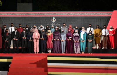 700 ދަރިވަރުންނާ އެކު އޯ ލެވެލްގެ ގަދަ 10 ގައި ރެކޯޑު އަދަދެއް