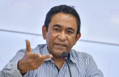 ގެއްލުނު ފައިސާ ހުރީ ސިންގަޕޫރު ތިޖޫރިއެއްގައި، އެ ހުޅުވަން އަދީބުގެ ލޮލުގެ ރެޓީނާ ސްކޭނެއް ބޭނުންވޭ: ޔާމީން
