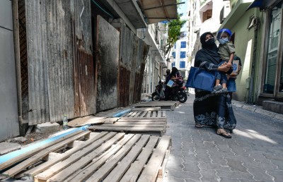 މާލޭގެ މަގުތަކުގައި ޕެލެޓްތައް ބަހައްޓާ ނަމަ ޖޫރިމަނާކުރަނީ