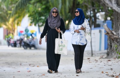 ފުށިފަރުގެ "ޕްލާސްޓިކާ ނުލާ" ކެމްޕެއިނުގެ ދަށުން ޅ. އަތޮޅުގެ ރަށްތަކަށް ފޮތި ކޮތަޅު ހަދިޔާކޮށްފި