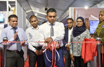100 އަށް ވުރެ ގިނަ ސްޓޯލާ އެކު އެންމެ ބޮޑު އެކްސްޕޯ ފަށައިފި