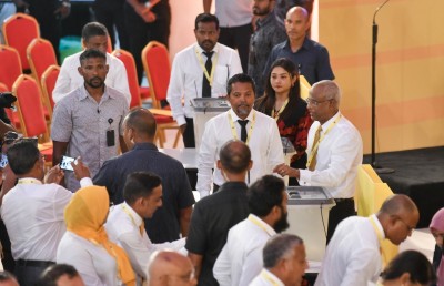 ކޮންގްރެސްގައި ވޯޓުލުން ހާމަކޮށްގެން ކުރިޔަށް ގެންދަން ފާސްކޮށްފި