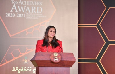 މޮޅު ކުދިން ޓީޗަރުންނަށް ވޭ، ނޫނީ އެވޯޑް ލިބޭ ކުދިން މަދުވާނެ: މިނިސްޓަރު
