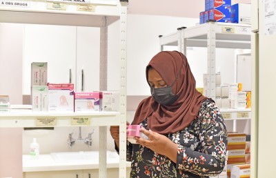 ޓްރީ ޓޮޕްގައި އަންހެނުންނާއި ކުޑަކުދިންނަށް ހާއްސަ ފާމަސީއެއް ހުޅުވައިފި