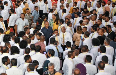 ބަރުލަމާނީގެ އުންމީދު ކަފުން؛ ނަޝީދުގެ ސިޔާސީ ކުރިމަގު ބަނަ!