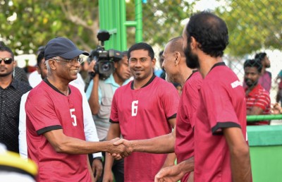 މަހްލޫފް ރައީސްގެ އަރިހުގައި، ރިޝްވަތުގެ ޝަރީއަތް މާދަމާ