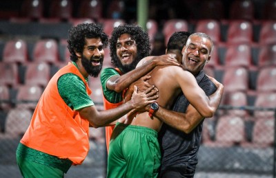 އިތުރު ވަގުތުގައި ގްރީން ބަލިކޮށް މާޒިޔާ ފައިނަލަށް