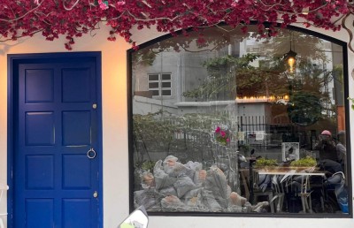 މައުރީންގެ ރެސްޓޯރަންޓުގެ ބިއްލޫރިގަނޑު ތަޅާލައިފި