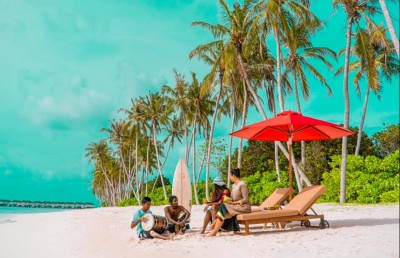 ވަށައިގެން އަގު ބޮޑު ރިސޯޓްތައް، އެކަމަކު ފަގީރު ރަށްތައް!