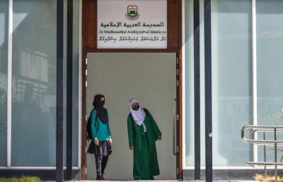 ތައުލީމީ ގައުމީ ސިޔާސަތުގެ ތަފާތު: ފޮތް ފަންސޫރު އެއްބަޔަކަށް؟