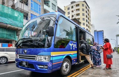 ބަސްތަކަށް އުނދަގޫވާ ގޮތަށް ޕާކުކުރާ އުޅަނދުތައް ނަގަނީ